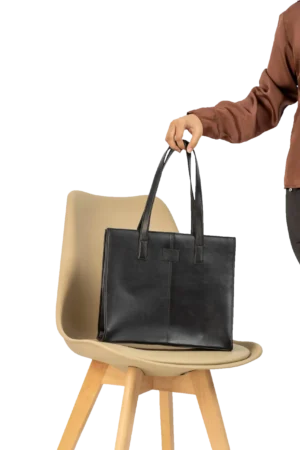 Mackay Women's Black Leather Zipper Bag
